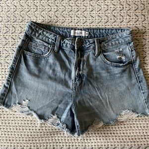 Carly Jean Los Angeles Distressed Denim Shorts, size medium